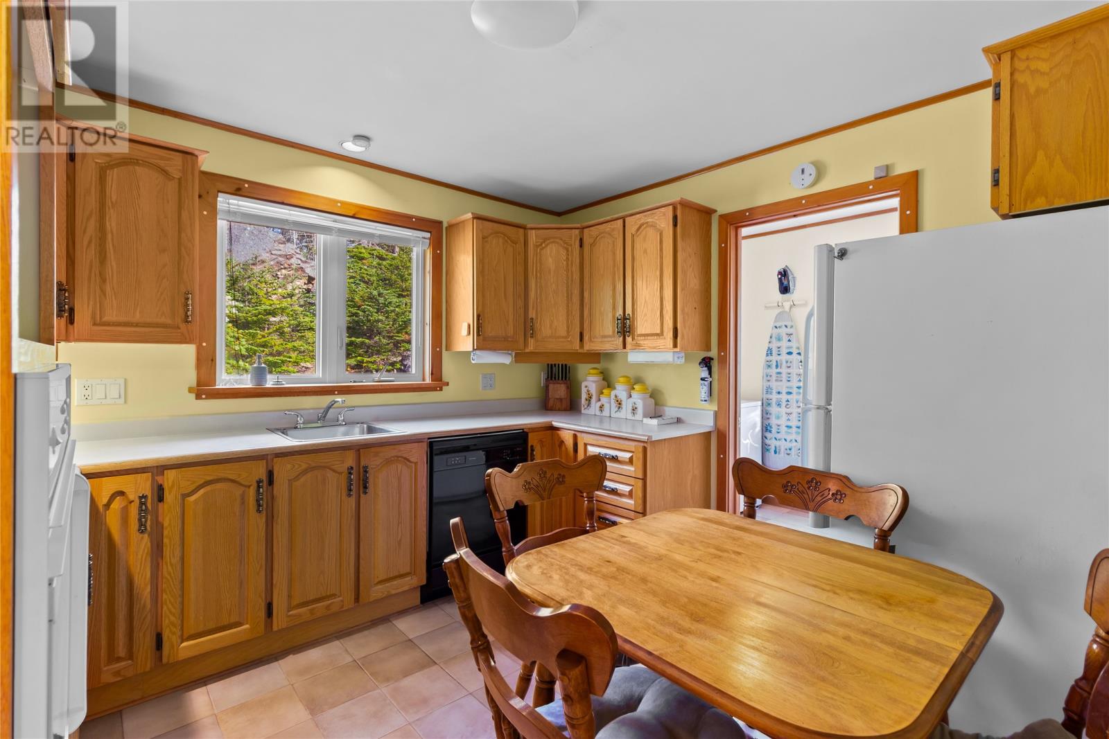 8 Anglican Cemetery Road - 9