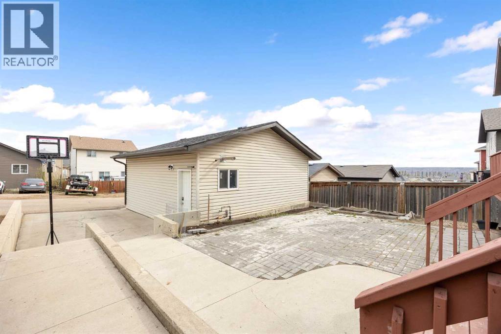 225 Sparrow Hawk Drive - 32