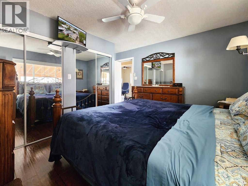 18 WILLOW ROAD - 18