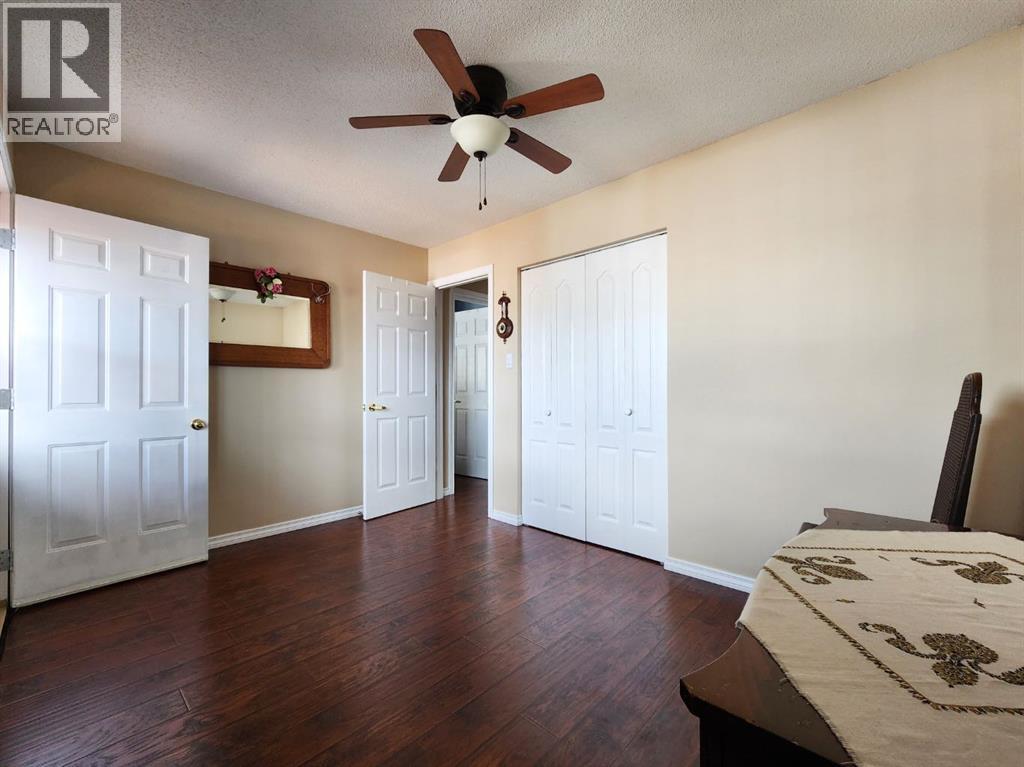 18 WILLOW ROAD - 20