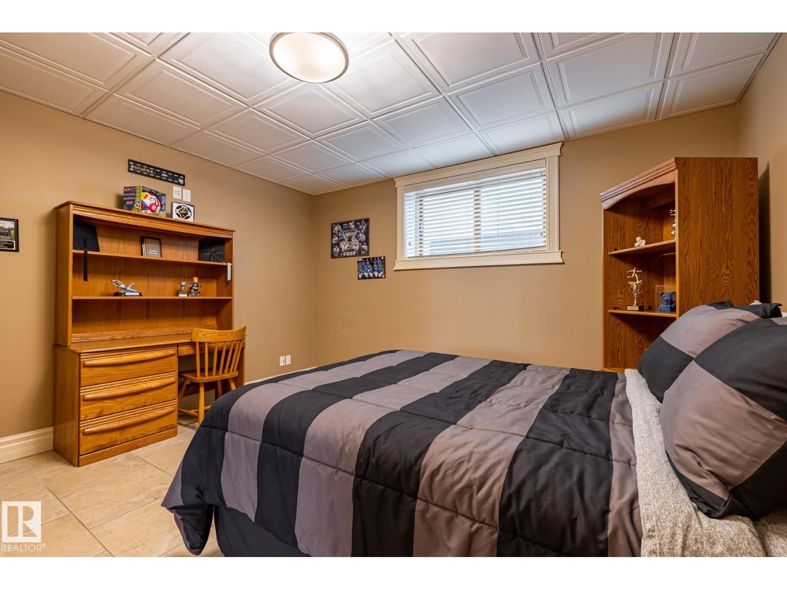 7620 98A AV NW - 52