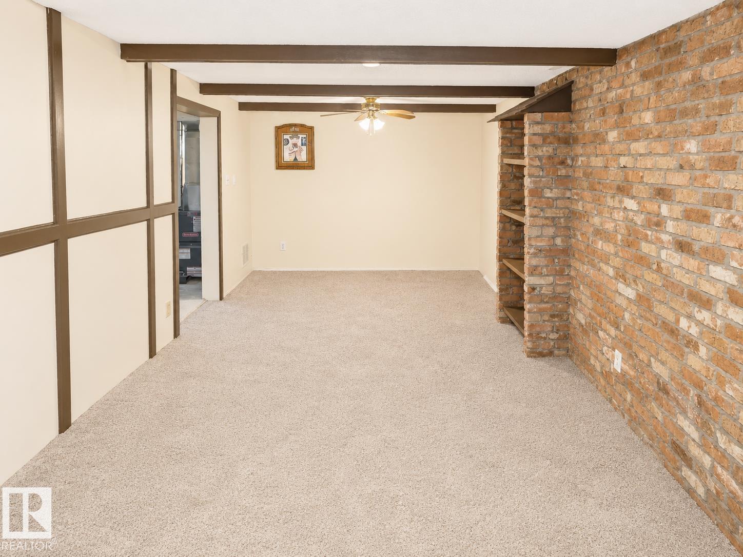 8712 162 ST NW - 11