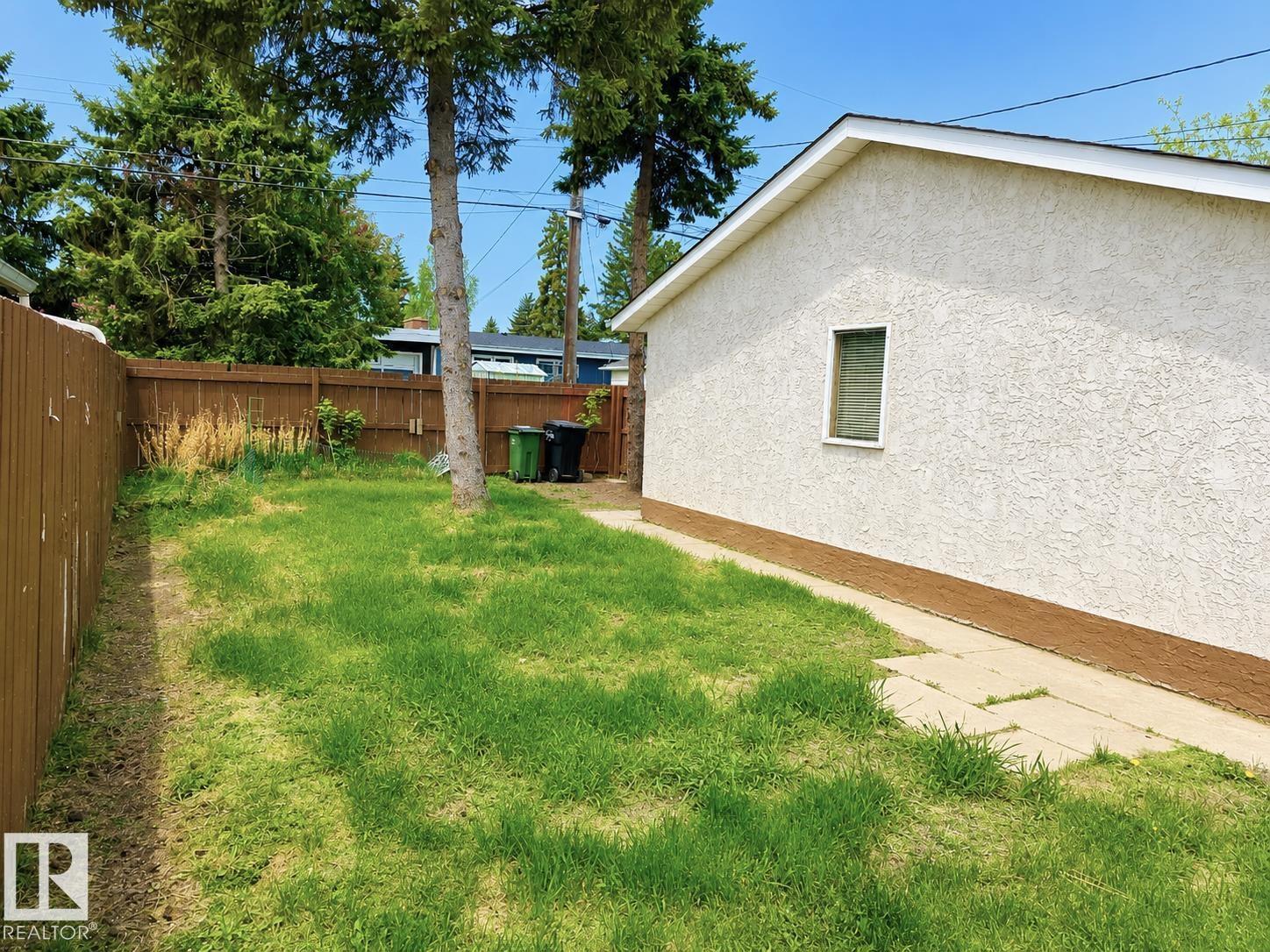 8712 162 ST NW - 16