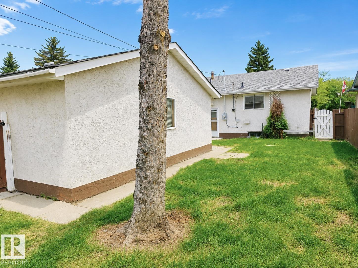 8712 162 ST NW - 19