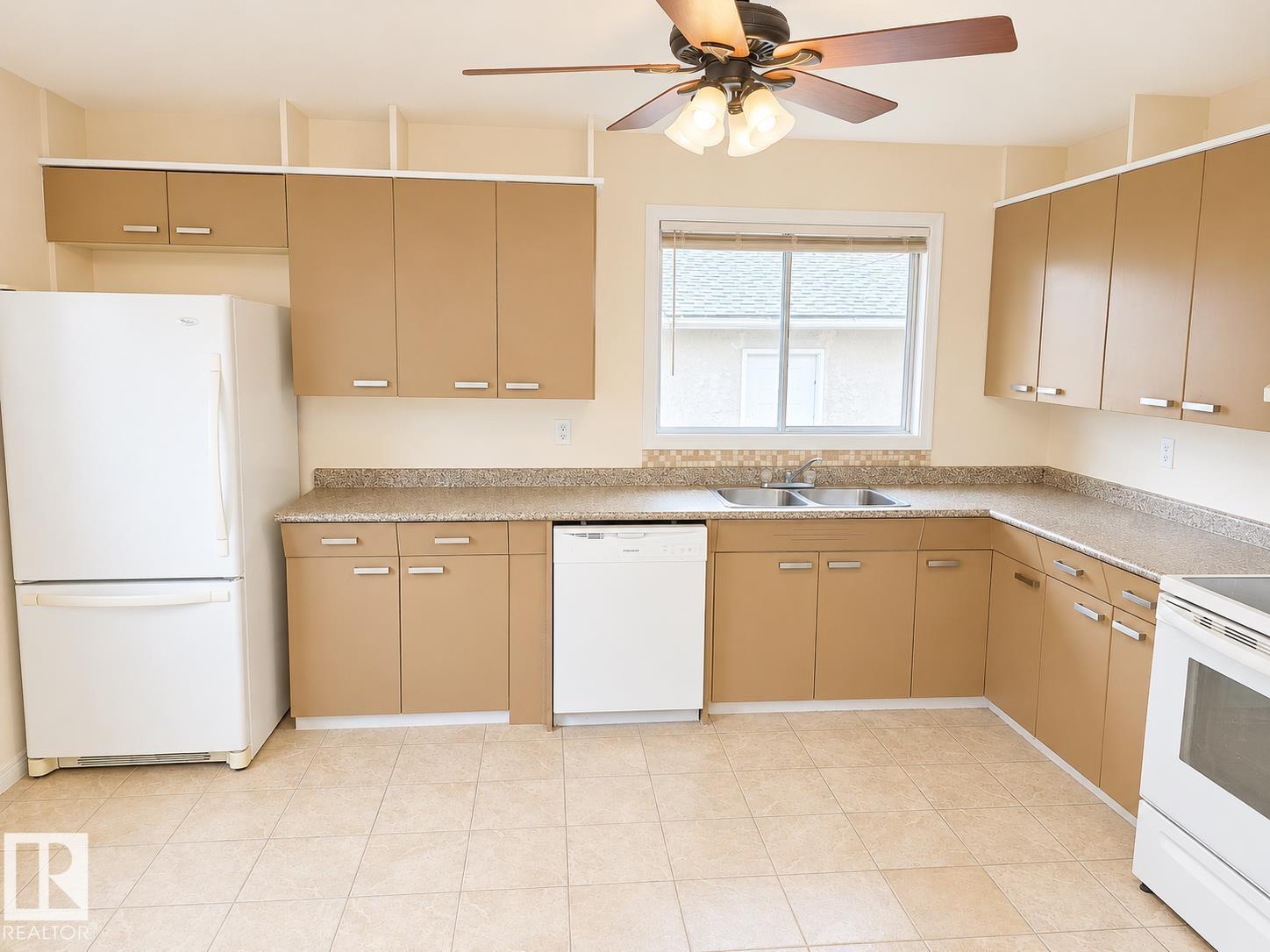 8712 162 ST NW - 3
