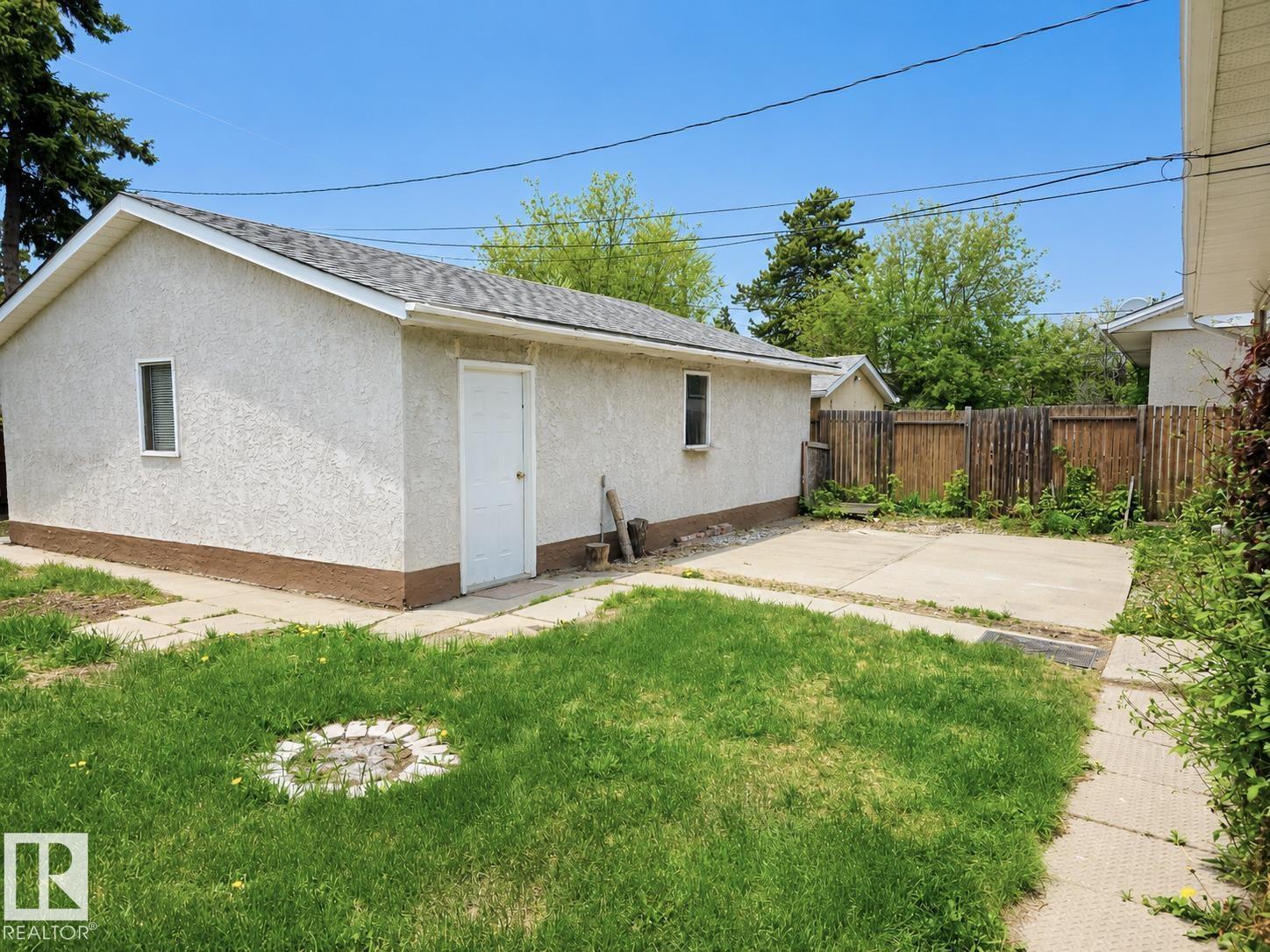 8712 162 ST NW - 18