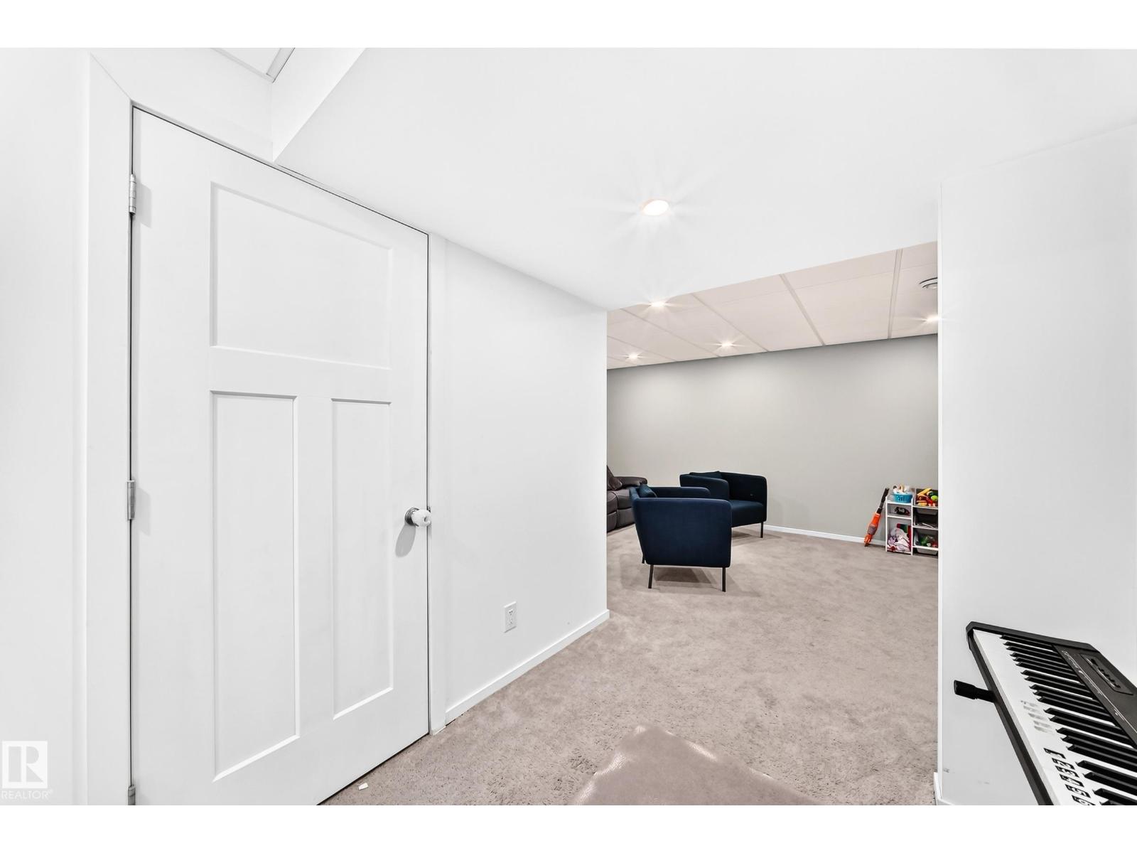 7481 ELLESMERE WY - 32