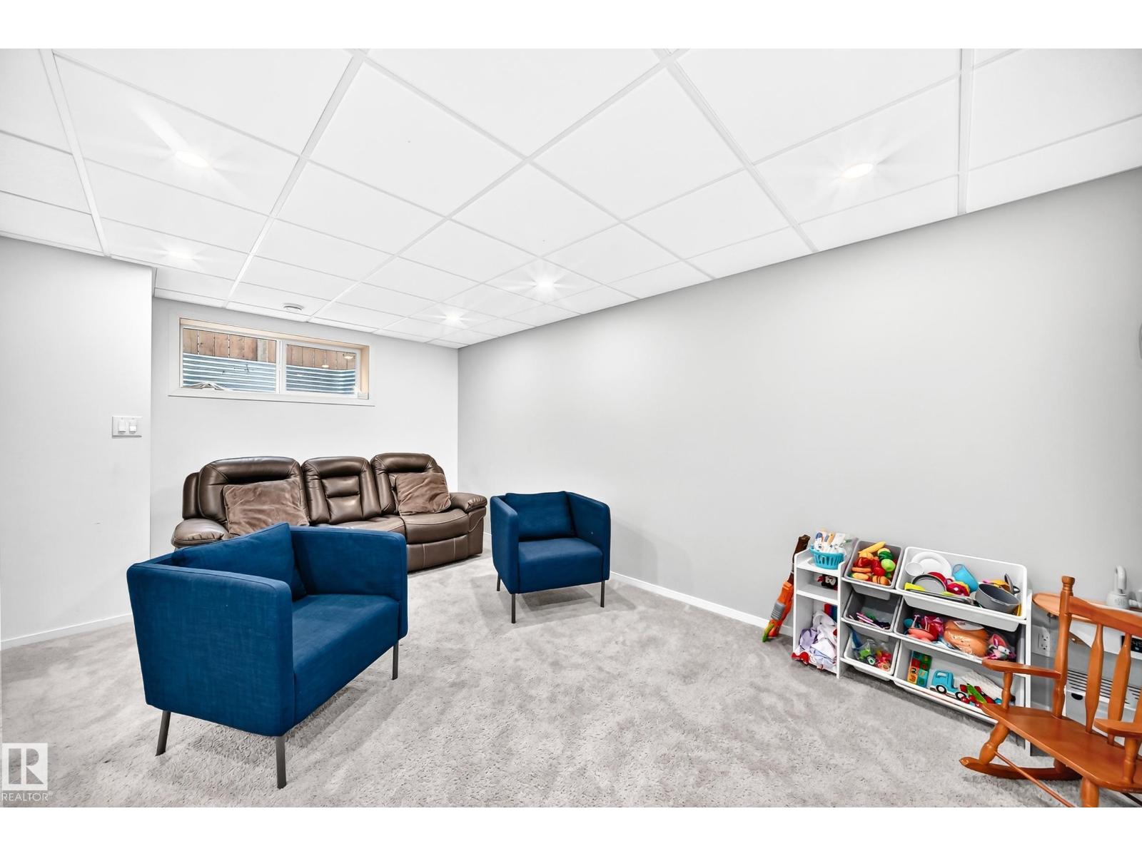 7481 ELLESMERE WY - 28