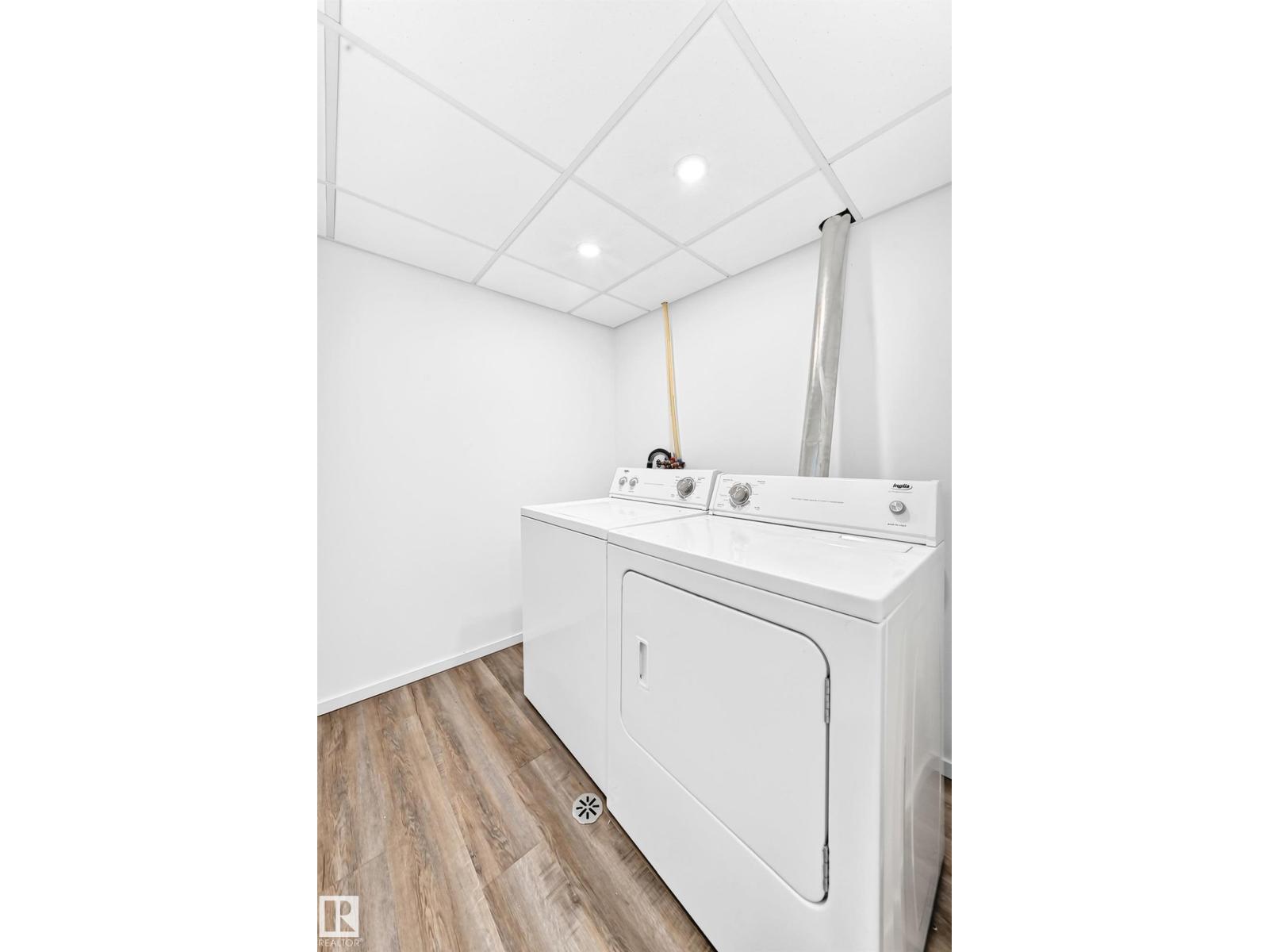 7481 ELLESMERE WY - 37