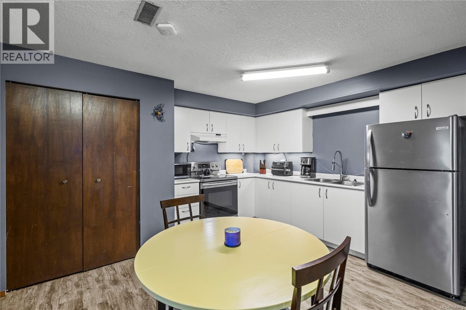 618 Beach Dr - 24