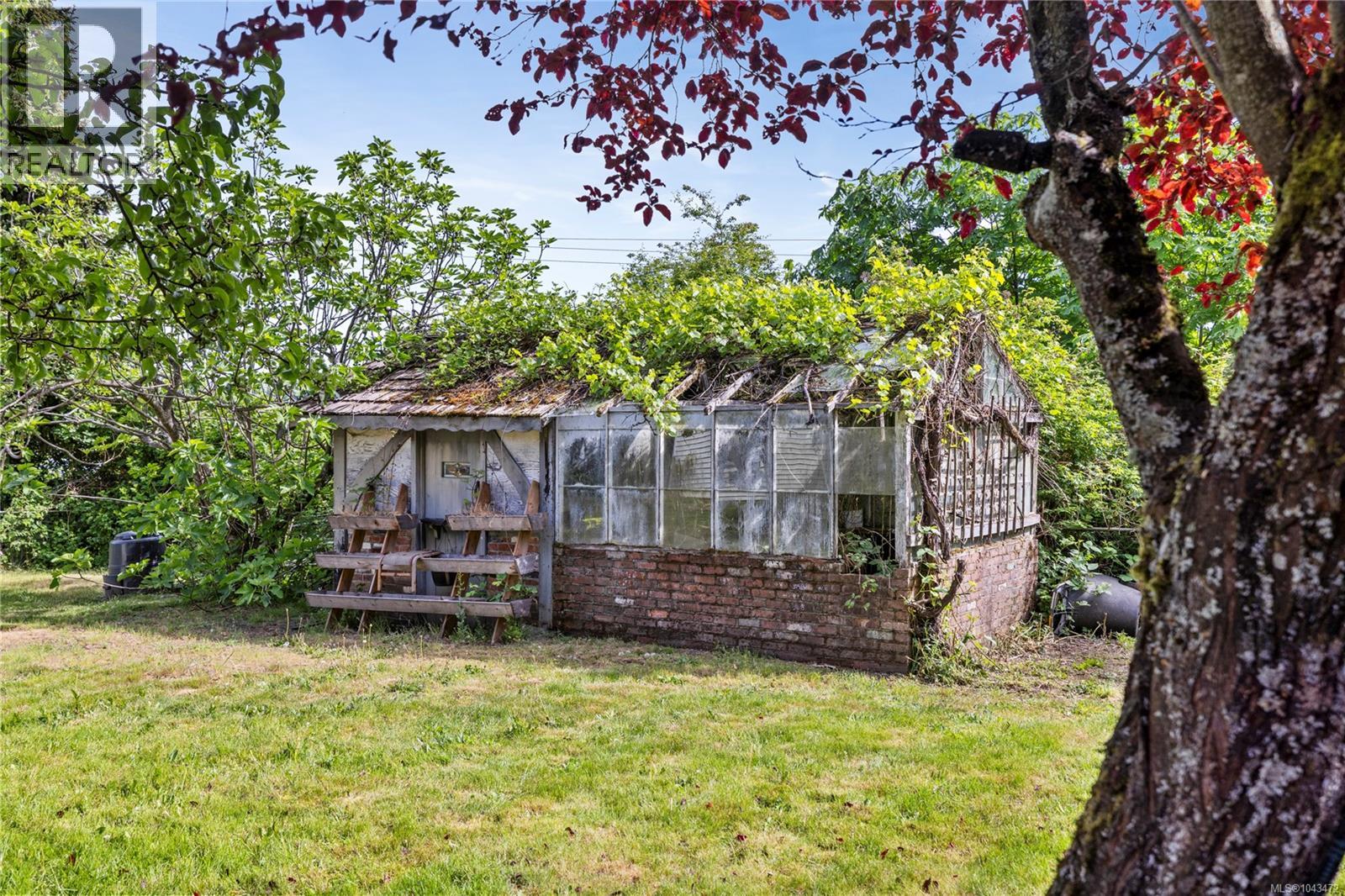 618 Beach Dr - 37