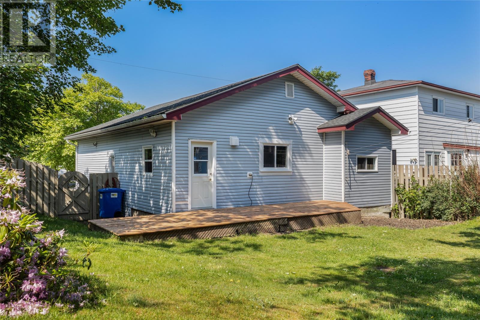 22 Monchy Street - 23