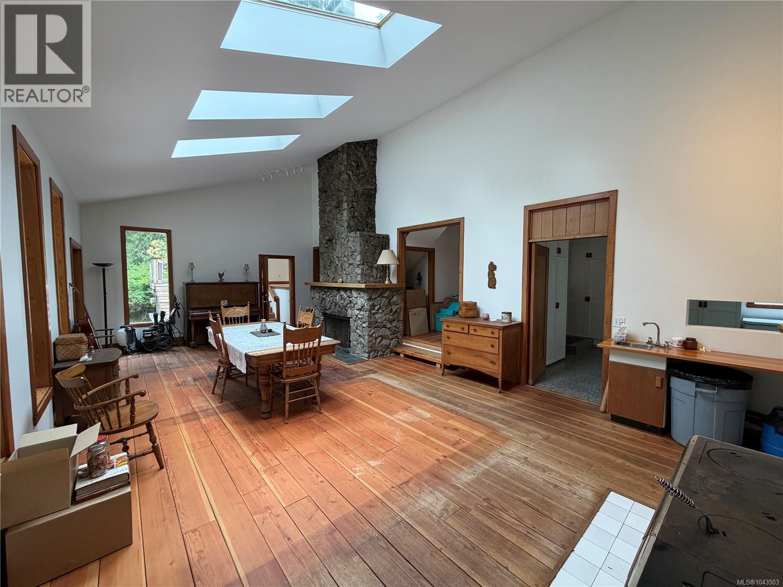 380 Parker Rd - 10