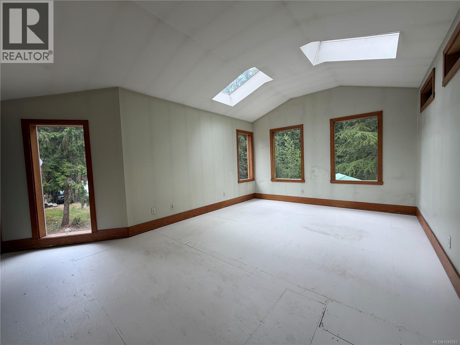 380 Parker Rd - 14
