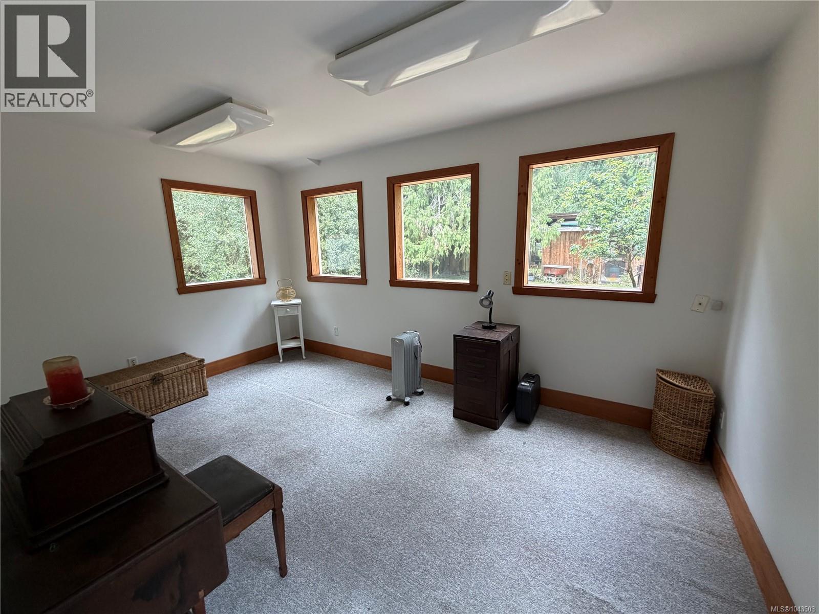 380 Parker Rd - 17