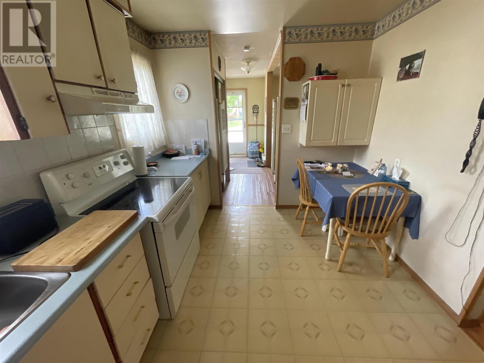 91 Beckett BLVD - 11