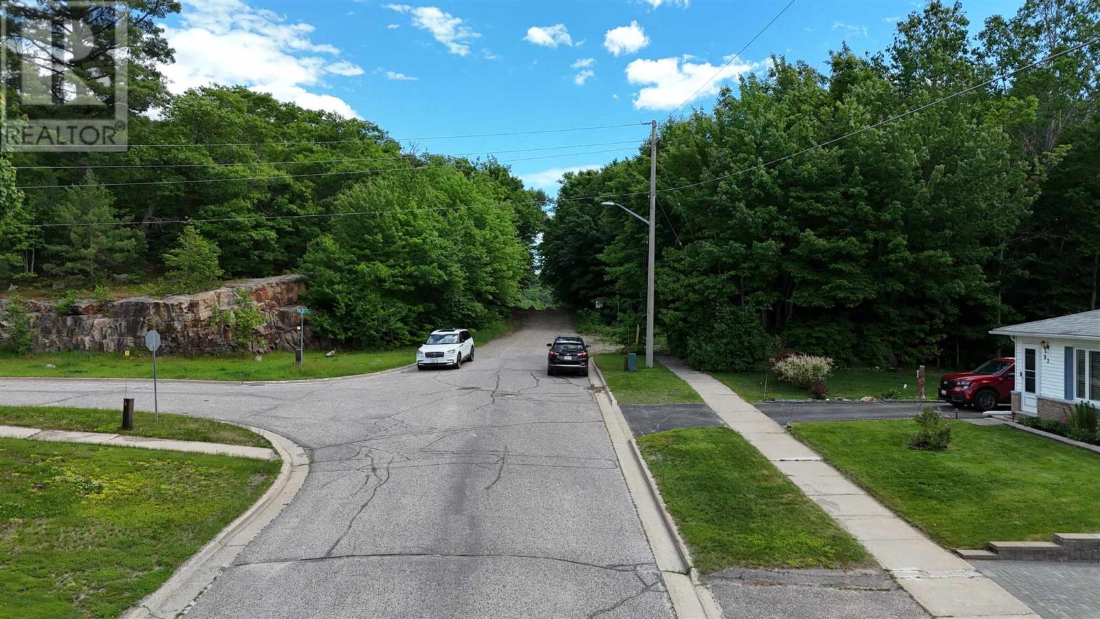 91 Beckett BLVD - 26