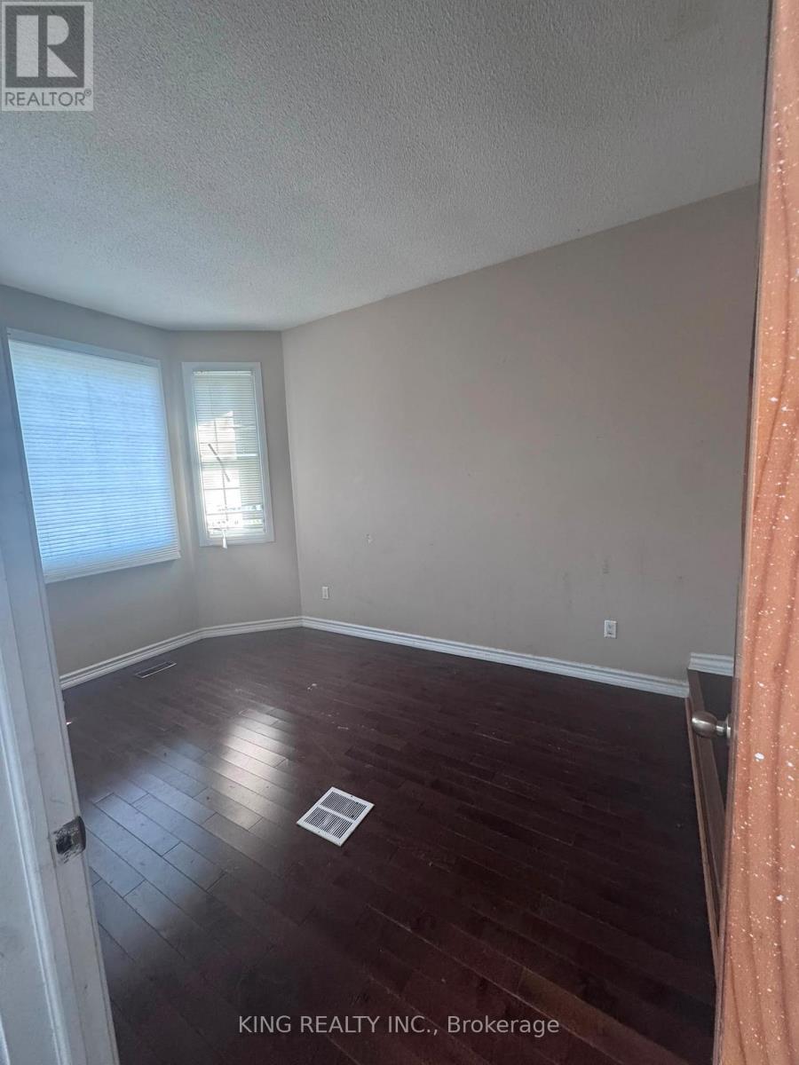 526 GROVE STREET E - 14