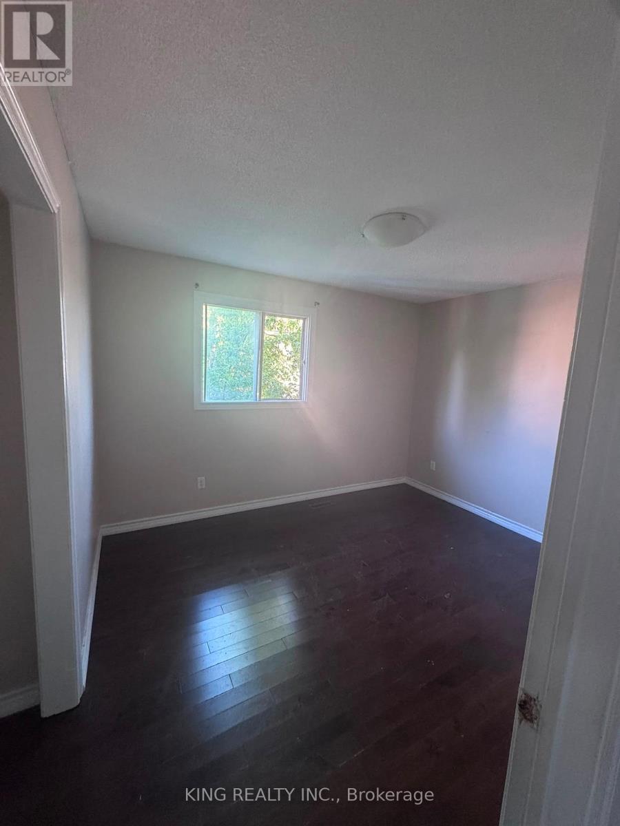 526 GROVE STREET E - 12