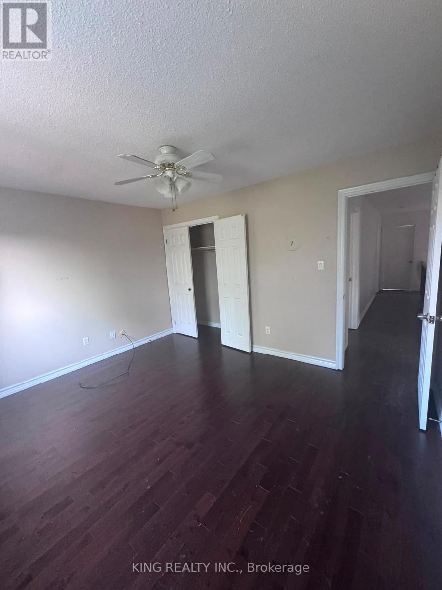 526 GROVE STREET E - 19