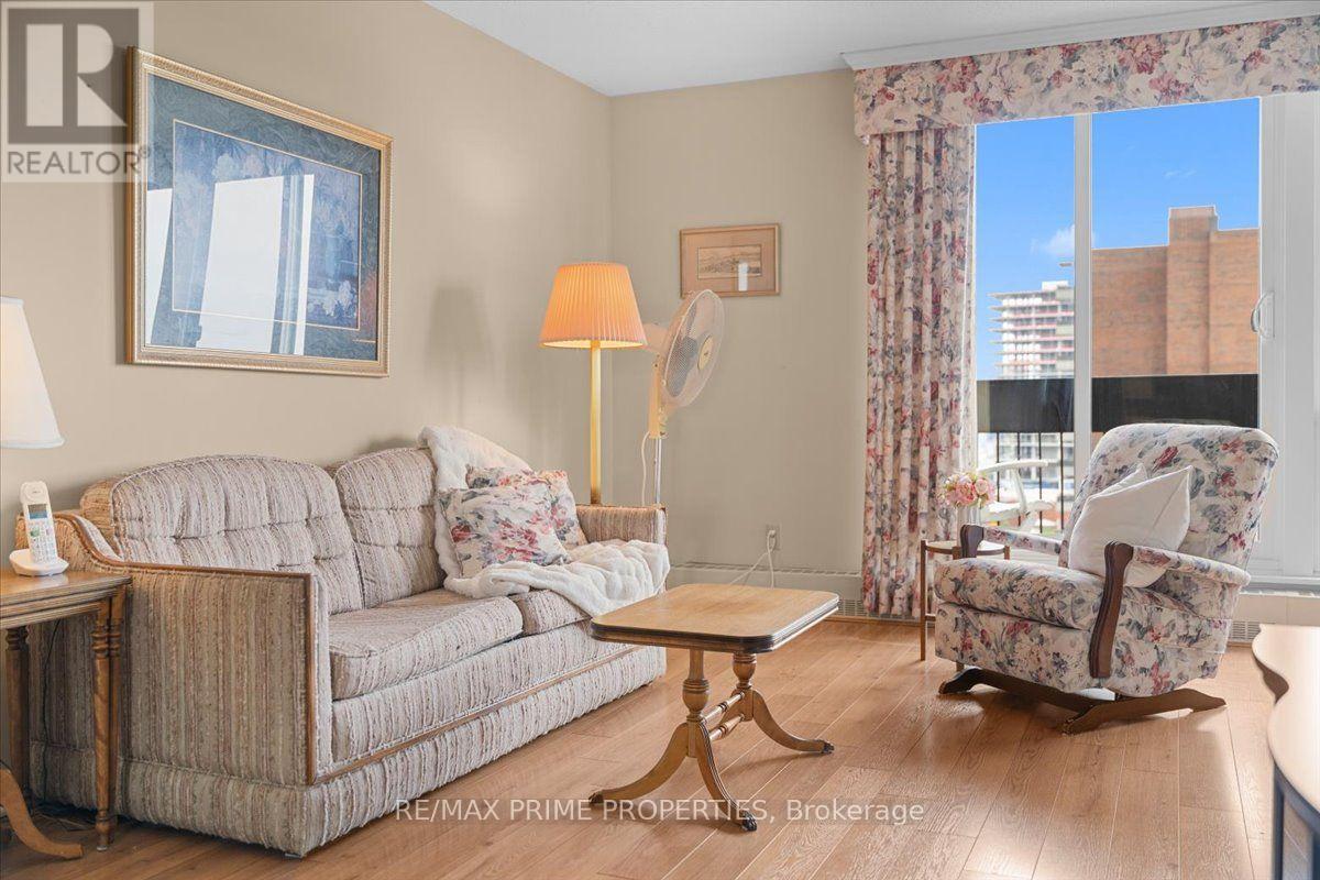 Condos for Sale in Ottawa – 903 – 1505 BASELINE ROAD, Ottawa – By Peter Sagos - Image 8