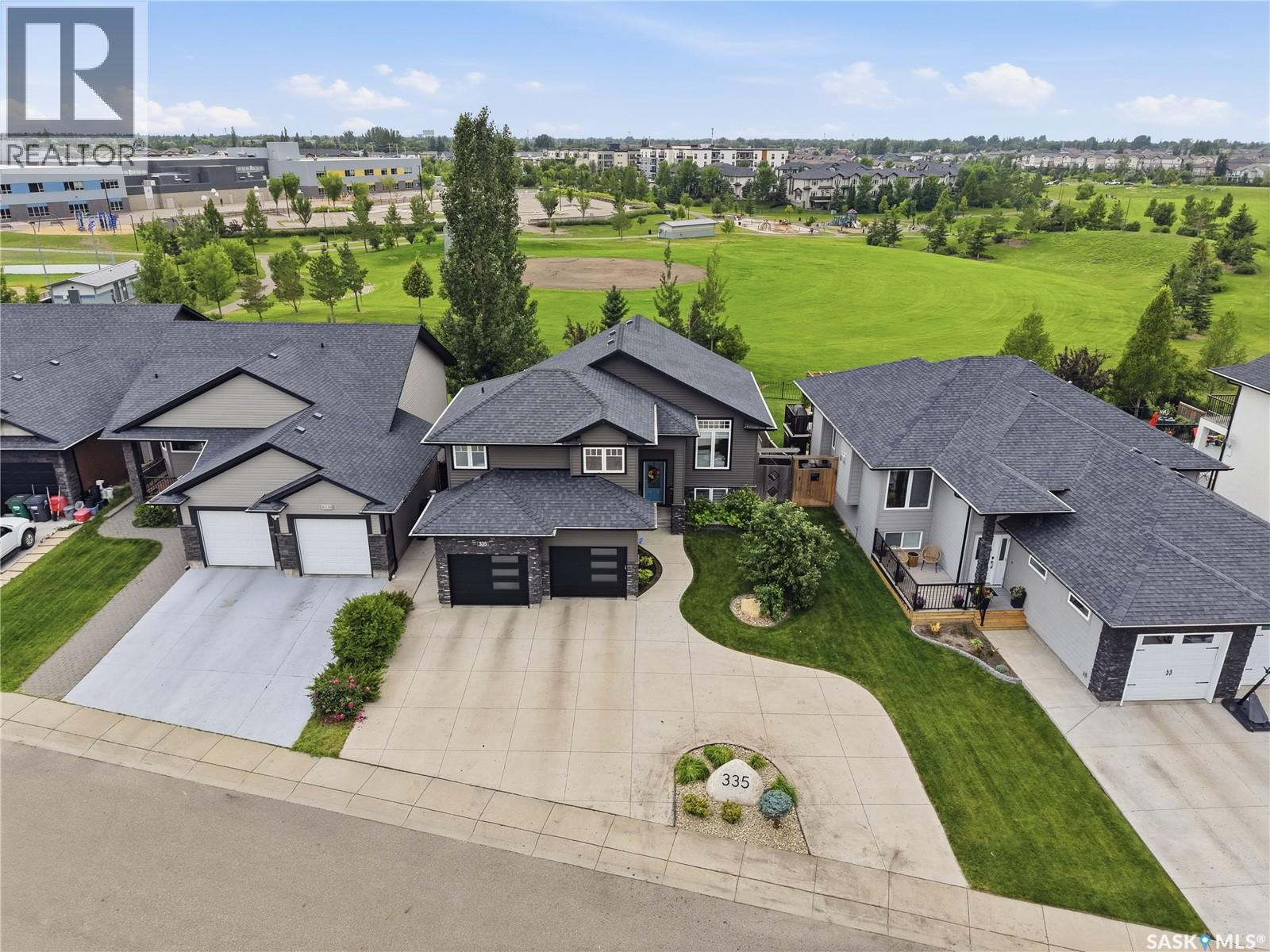 335 Dawson CRESCENT - 1