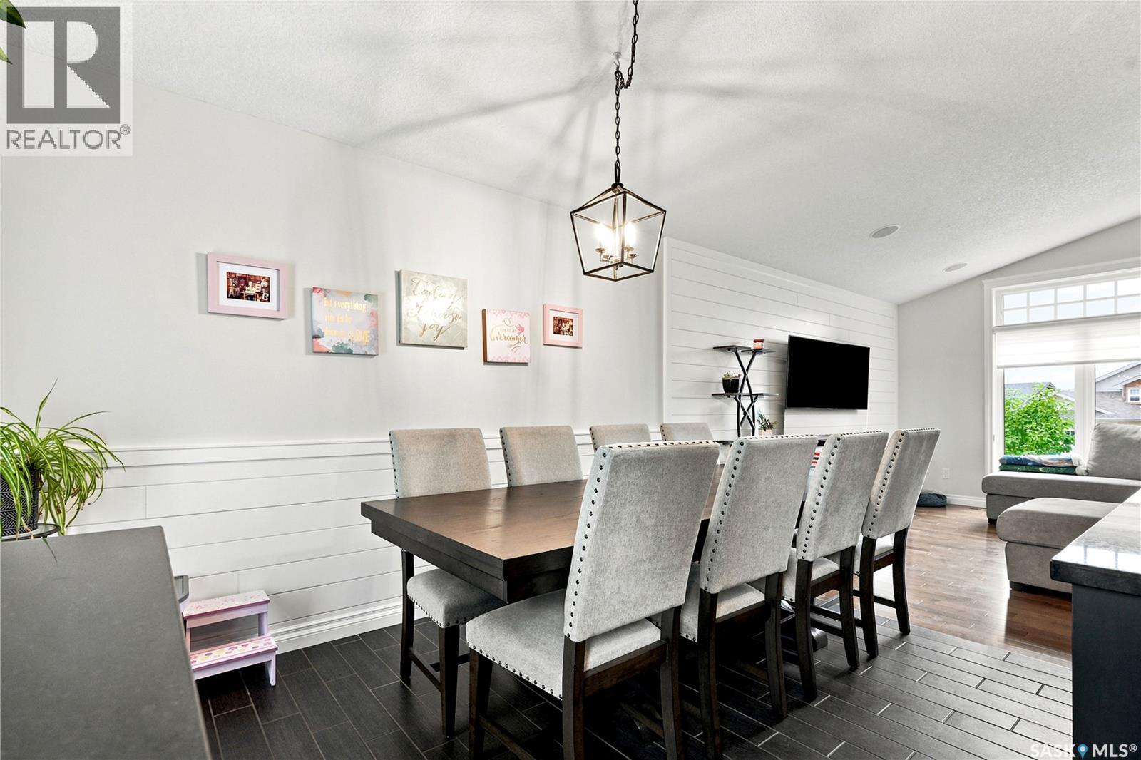 335 Dawson CRESCENT - 10