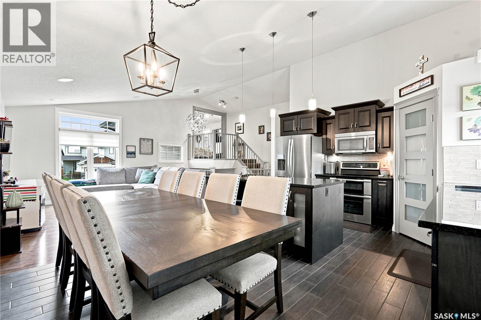 335 Dawson CRESCENT - 11
