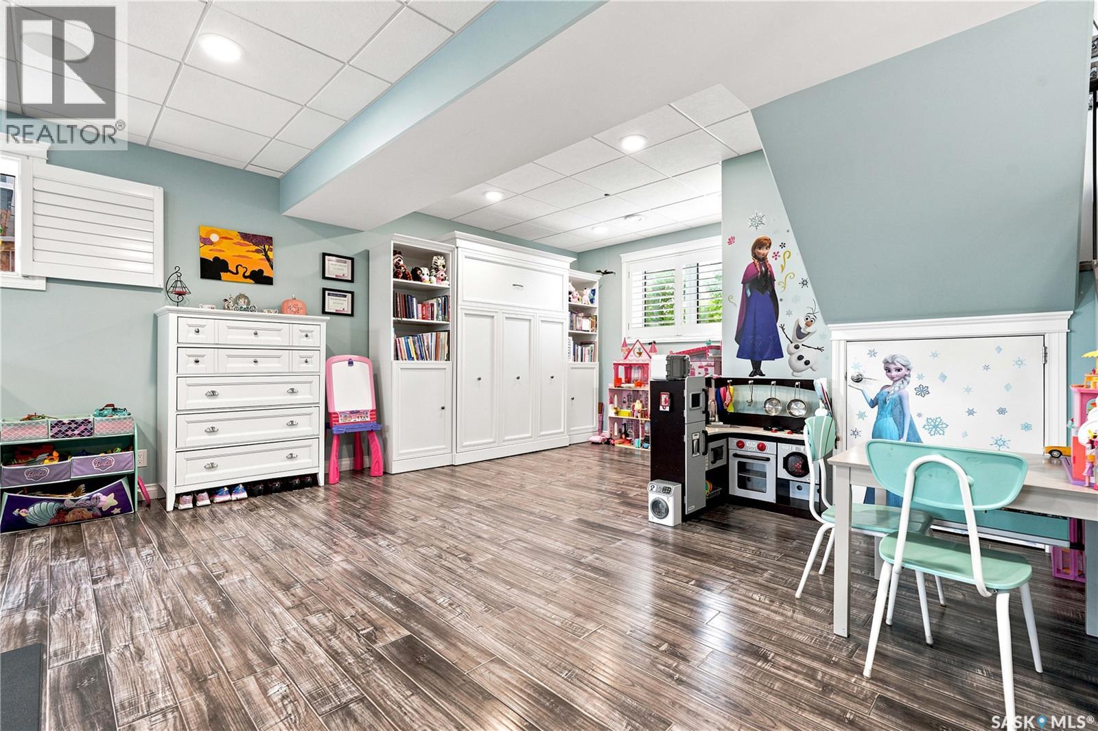 335 Dawson CRESCENT - 38