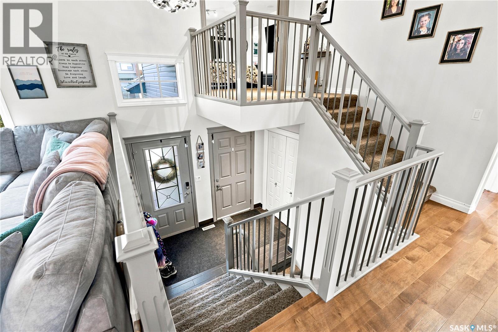 335 Dawson CRESCENT - 4