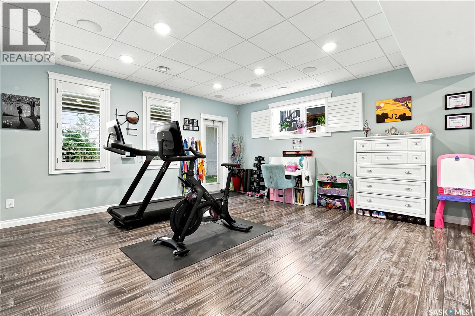 335 Dawson CRESCENT - 42