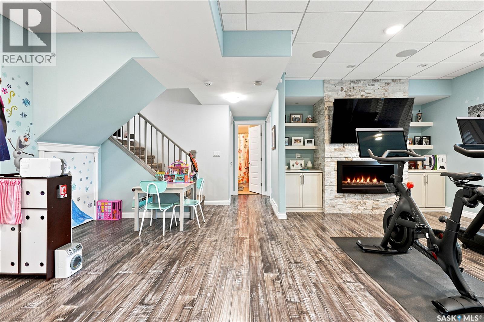 335 Dawson CRESCENT - 43