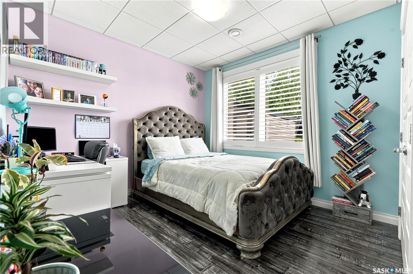 335 Dawson CRESCENT - 45