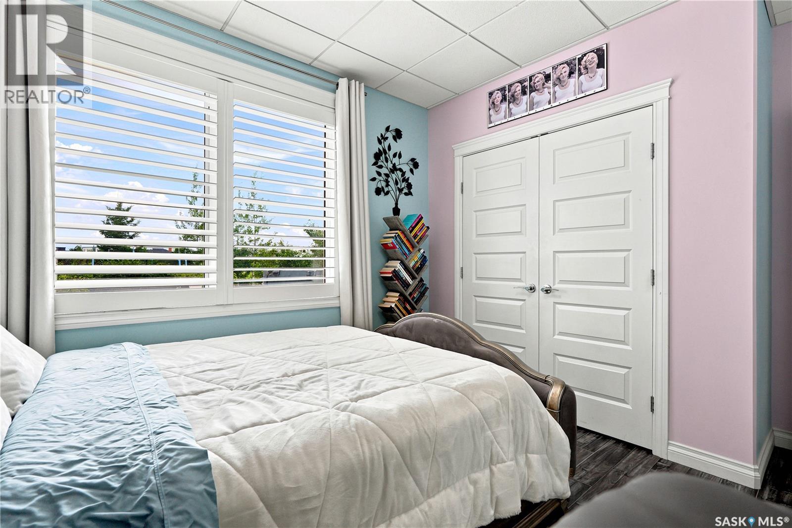 335 Dawson CRESCENT - 46