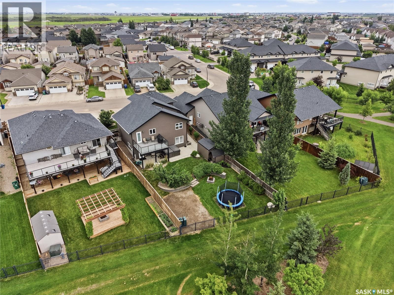 335 Dawson CRESCENT - 60