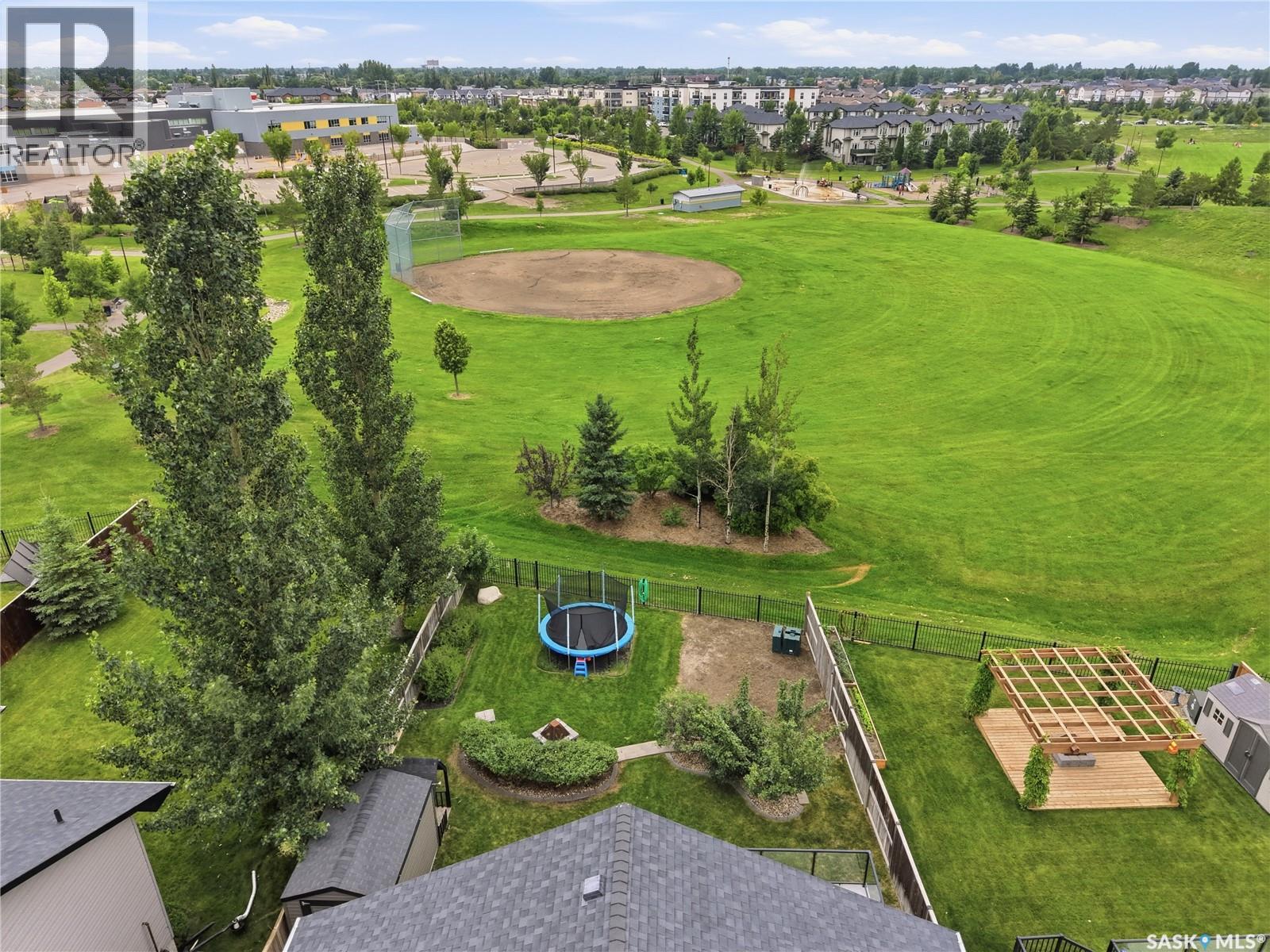 335 Dawson CRESCENT - 63