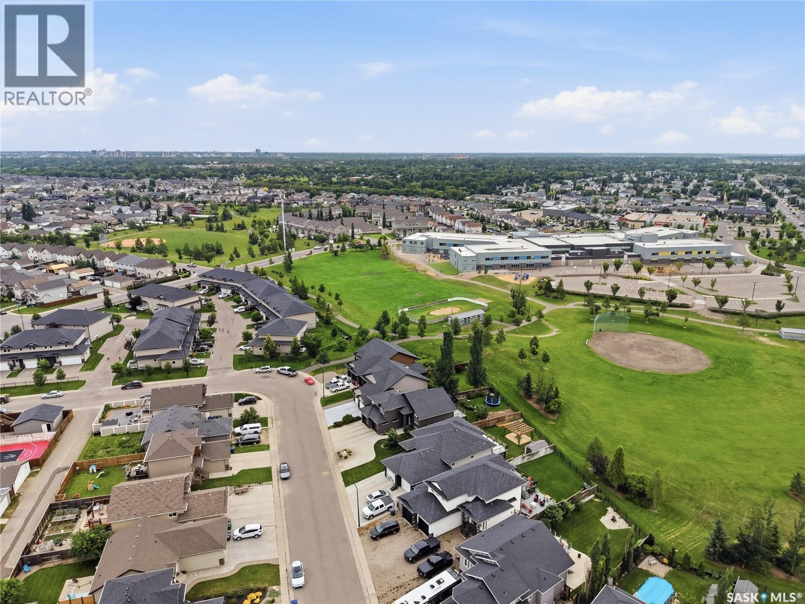 335 Dawson CRESCENT - 67