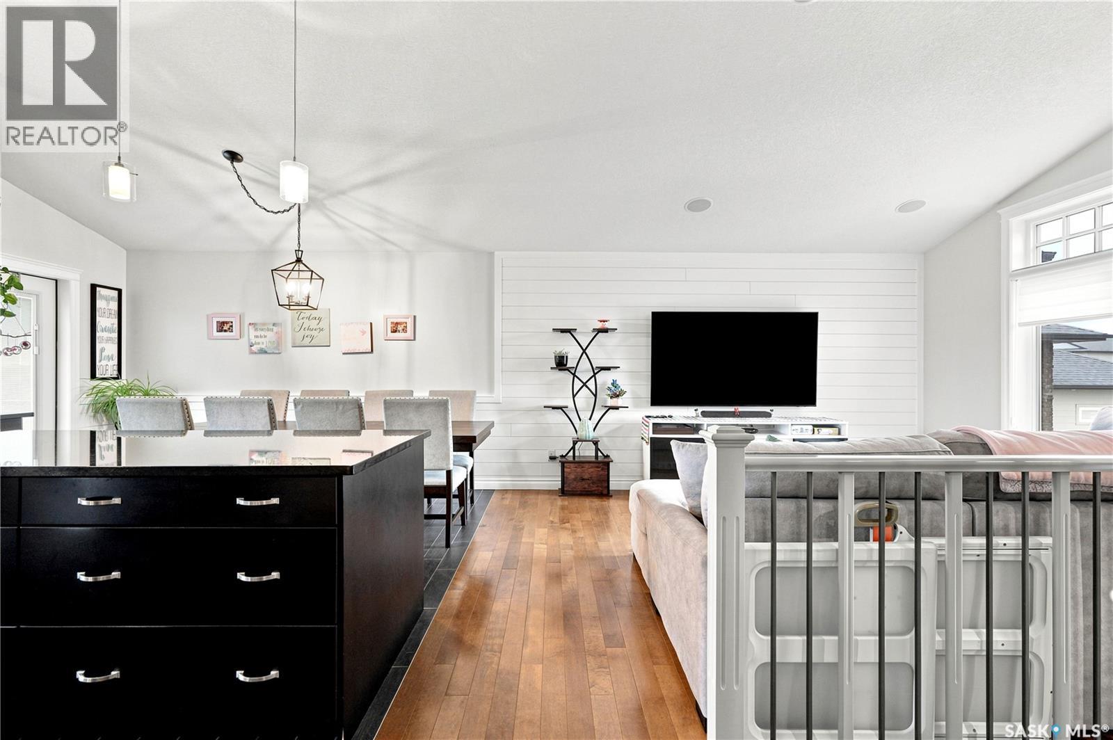 335 Dawson CRESCENT - 9