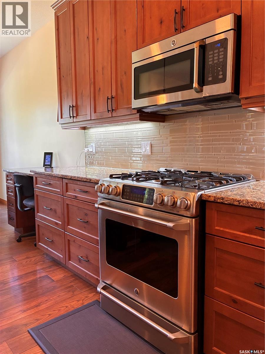 105 Tindall AVENUE - 24