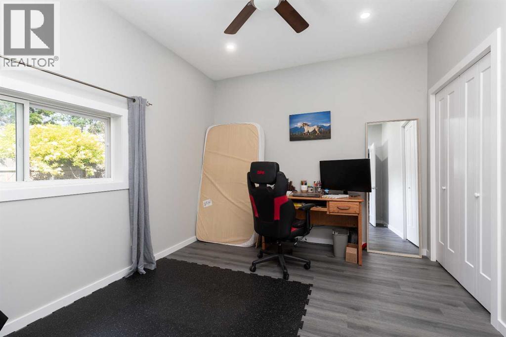 116 S 1 Street W - 23