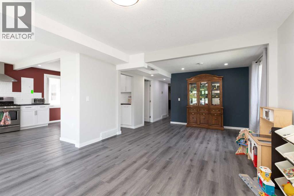 116 S 1 Street W - 4