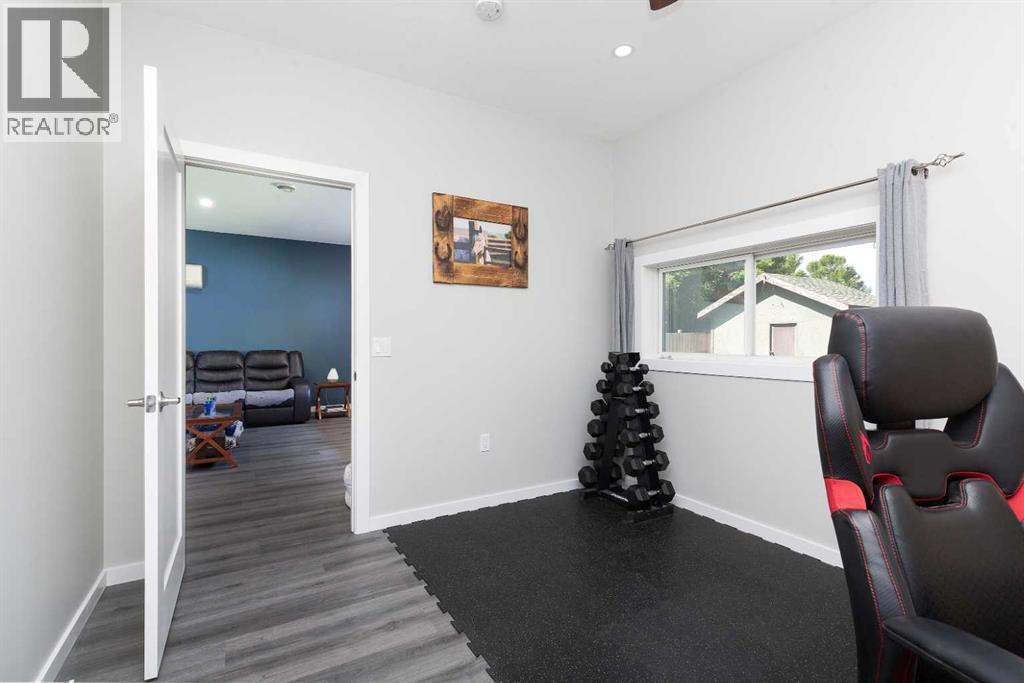 116 S 1 Street W - 24