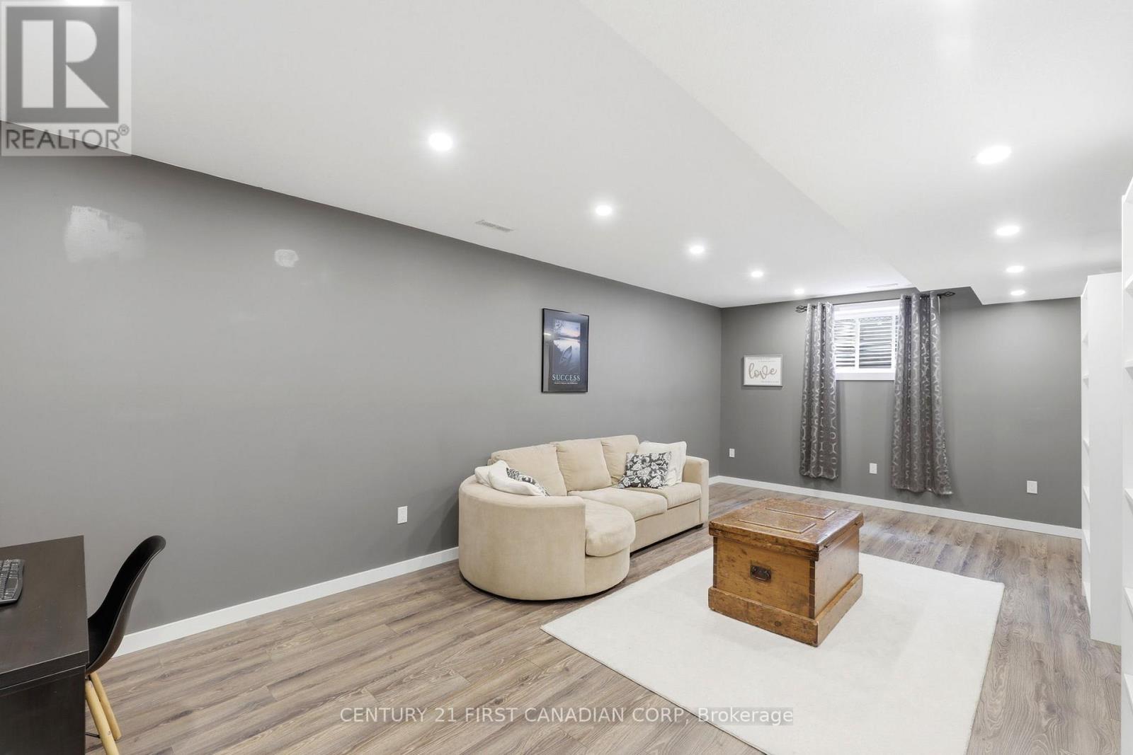 12 GLENWOOD STREET - 31