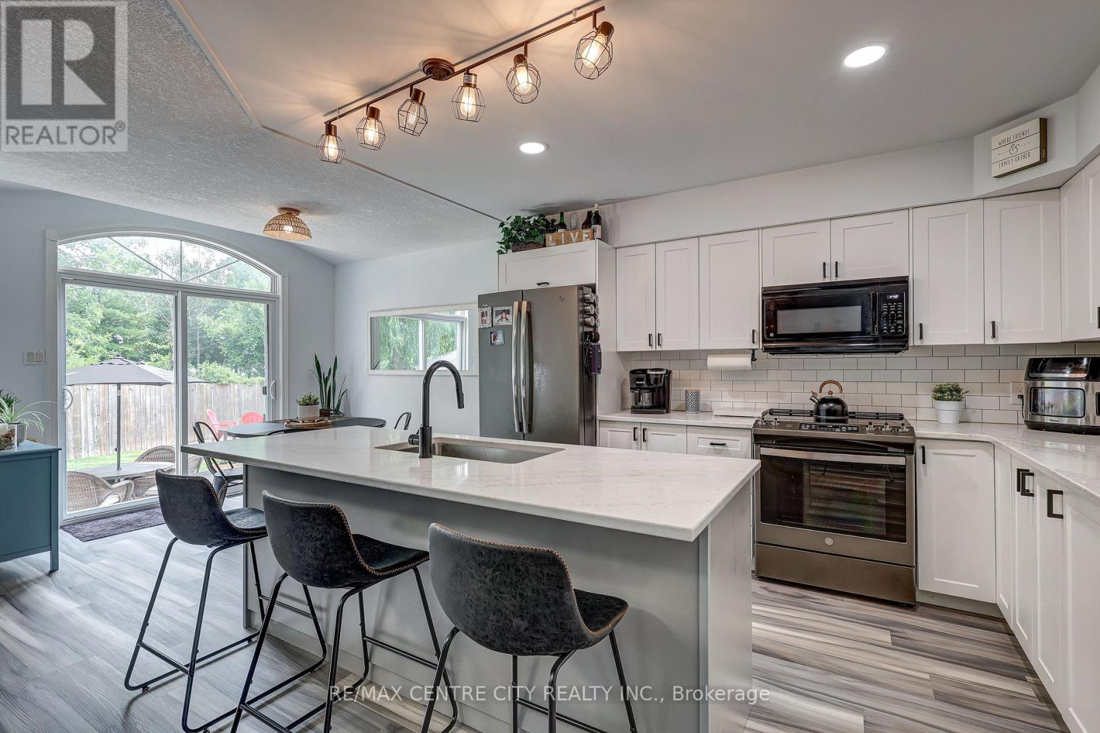 15 SCHREYER DRIVE - Image 15
