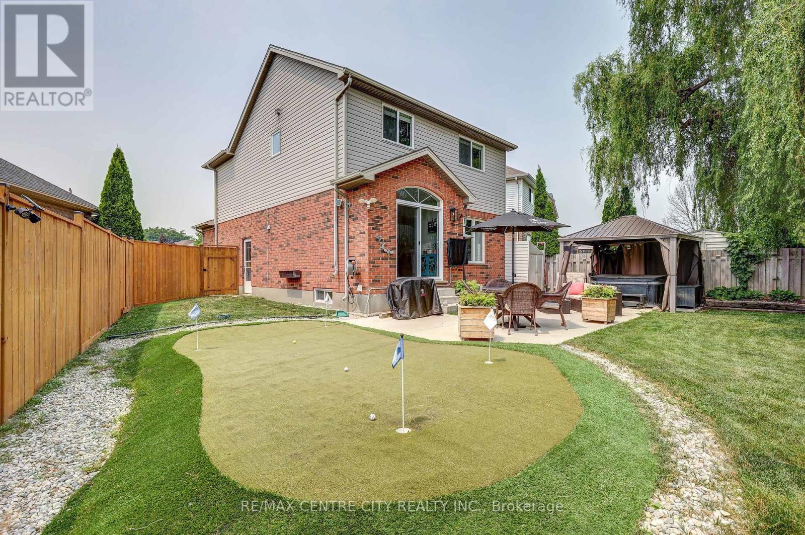 15 SCHREYER DRIVE - Image 44