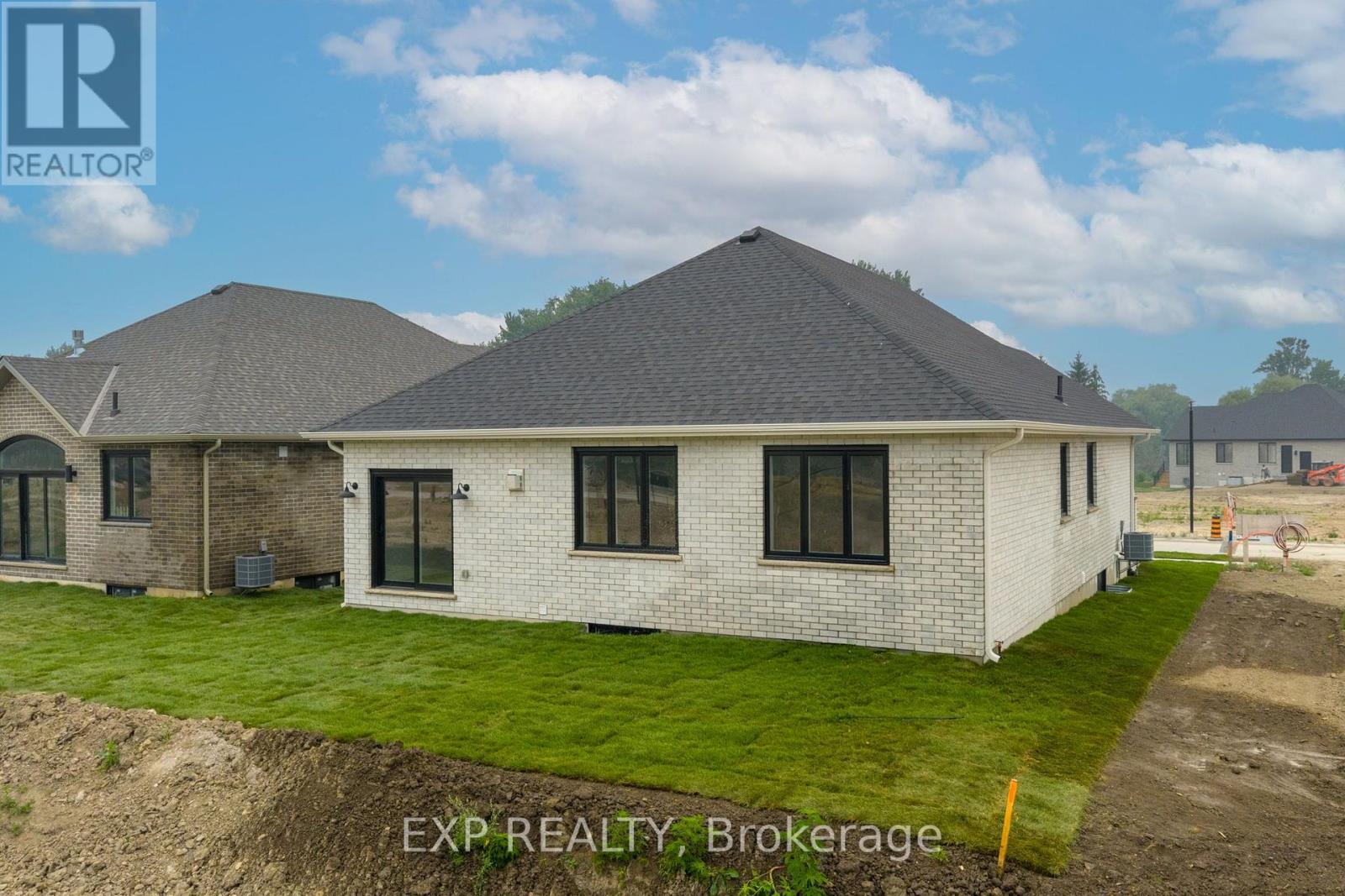 73 DEARING DRIVE - 35