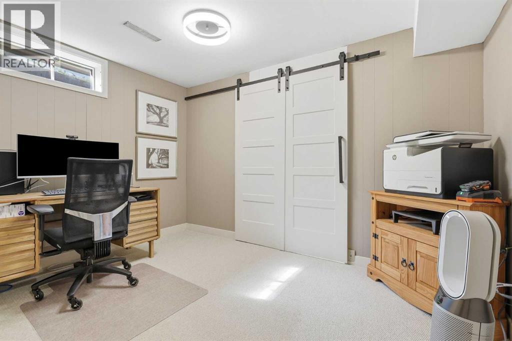 349 Capri Avenue NW - 37
