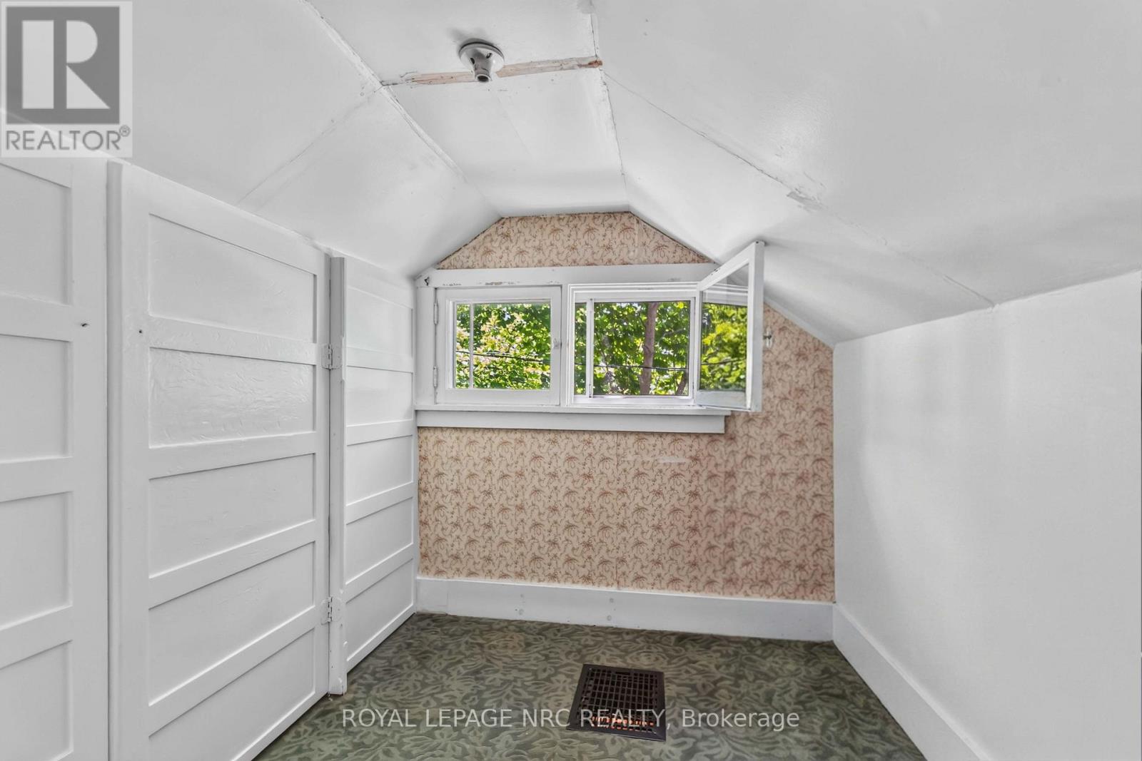 295 LEASK AVENUE - 33