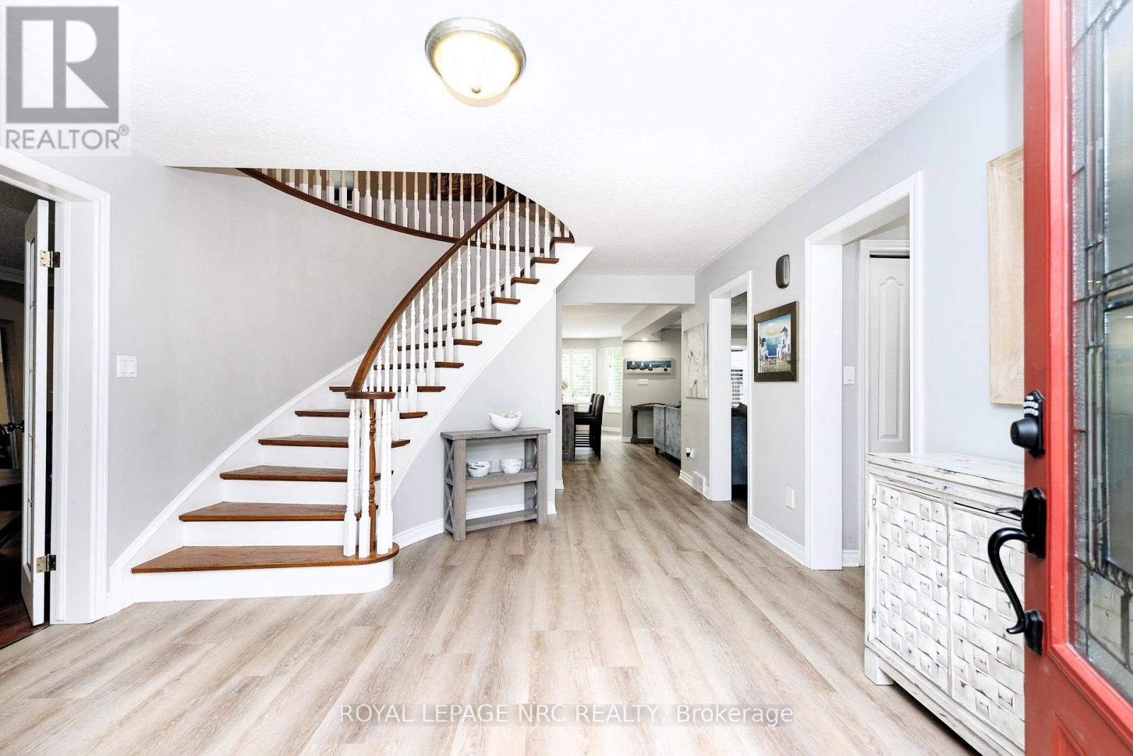 3 GREENVALE COURT - Image 18