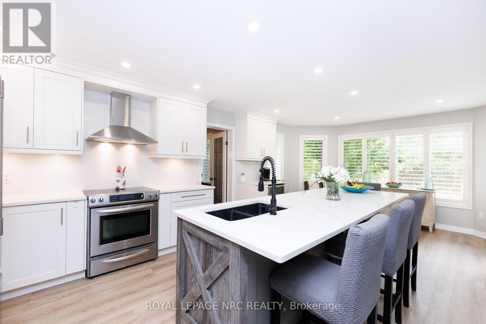 3 GREENVALE COURT - Image 20